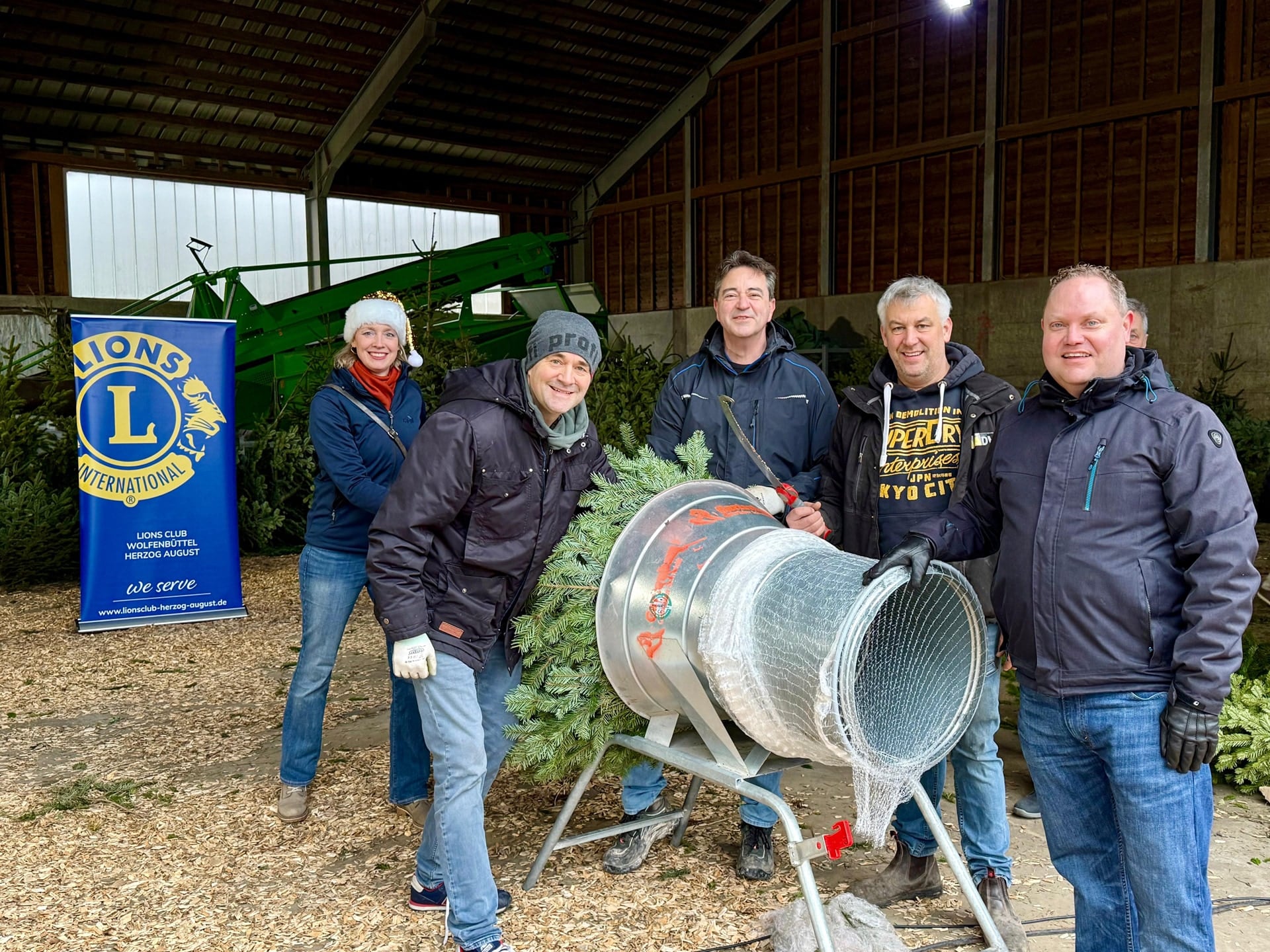 Lions Club Wolfenbüttel Herzog-August - Weihnachtsbäume für den guten Zweck verkauft.